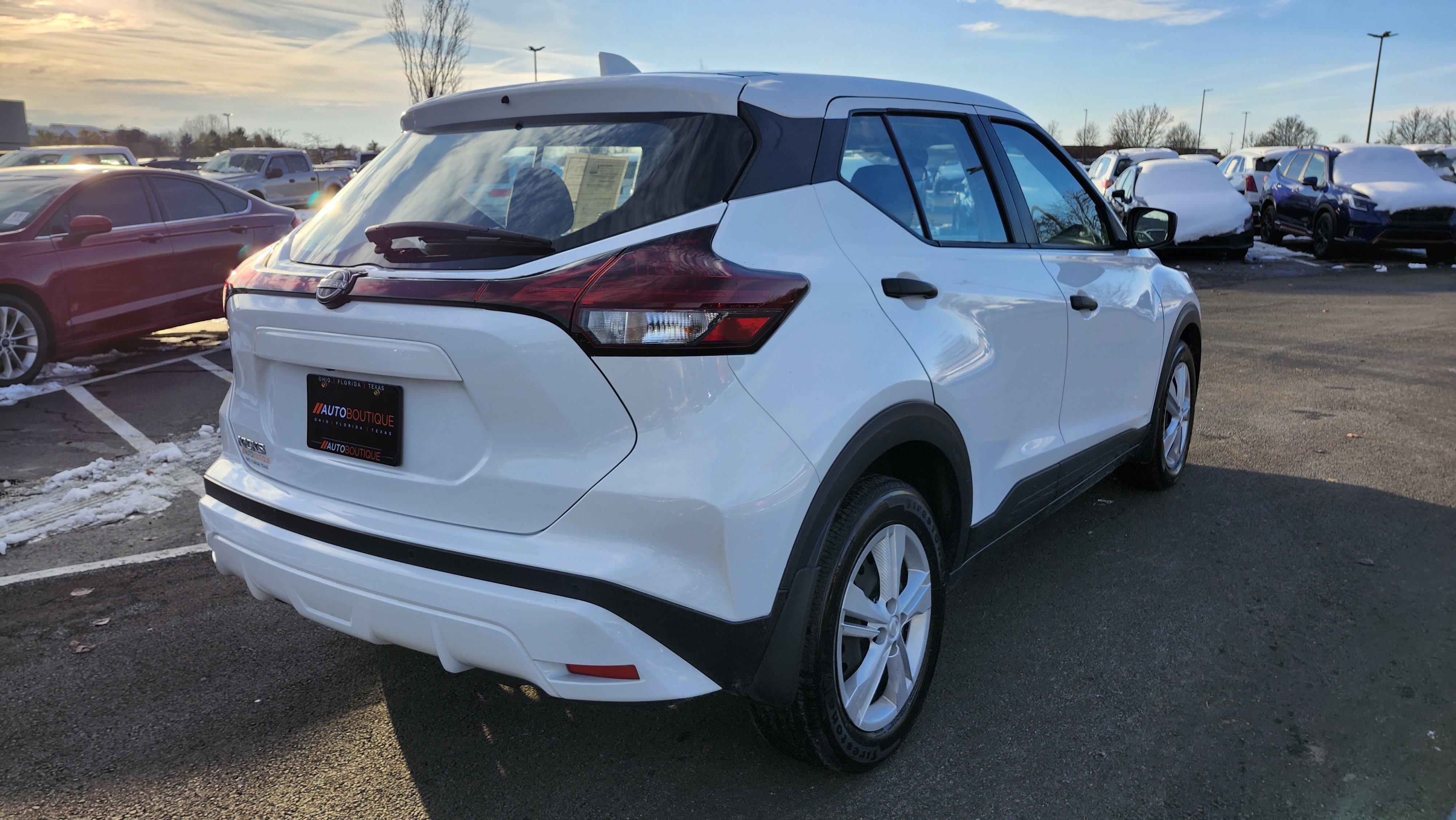 Used 2022 Nissan Kicks S image 16