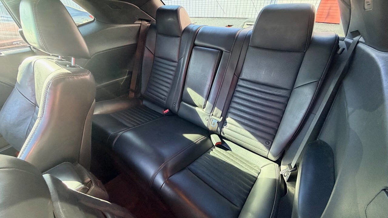 Used 2013 Dodge Challenger R/T RWD image 17