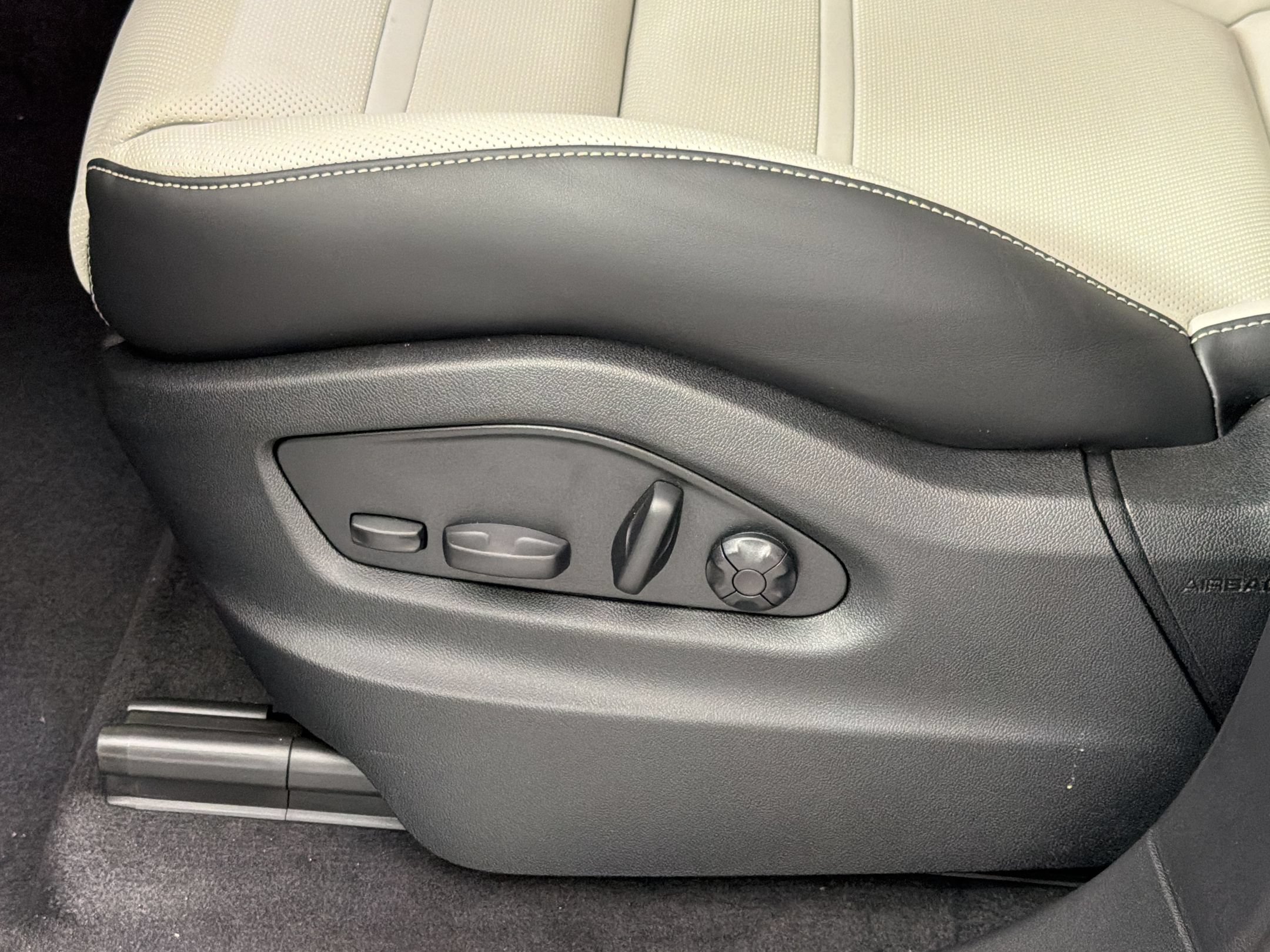 New 2026 Porsche Cayenne S AWD/4WD image 16