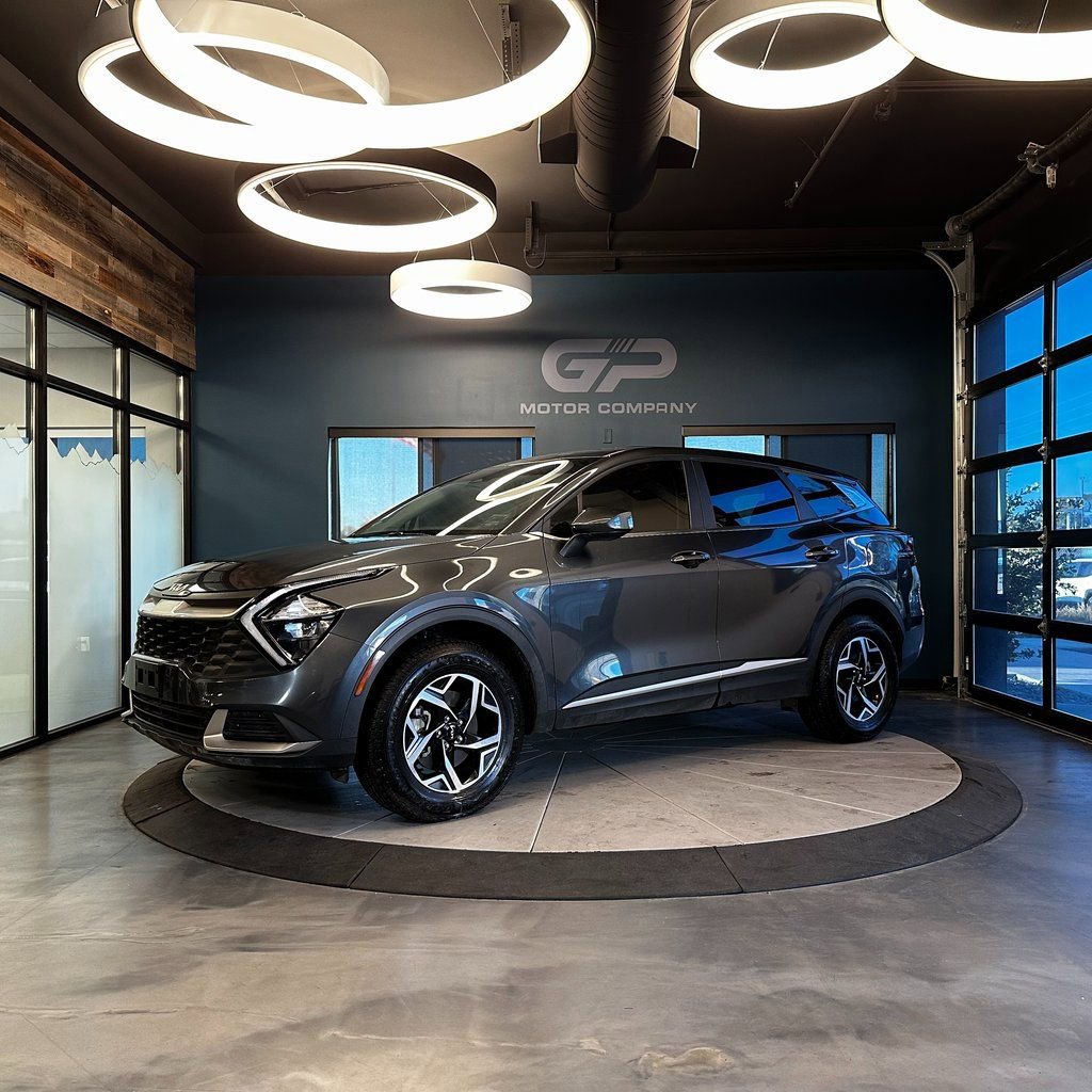 Used 2023 Kia Sportage LX image 7