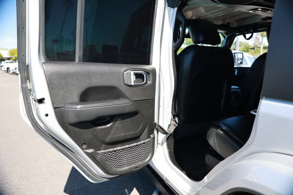 Used 2022 Jeep Wrangler Unlimited Sahara AWD/4WD image 39
