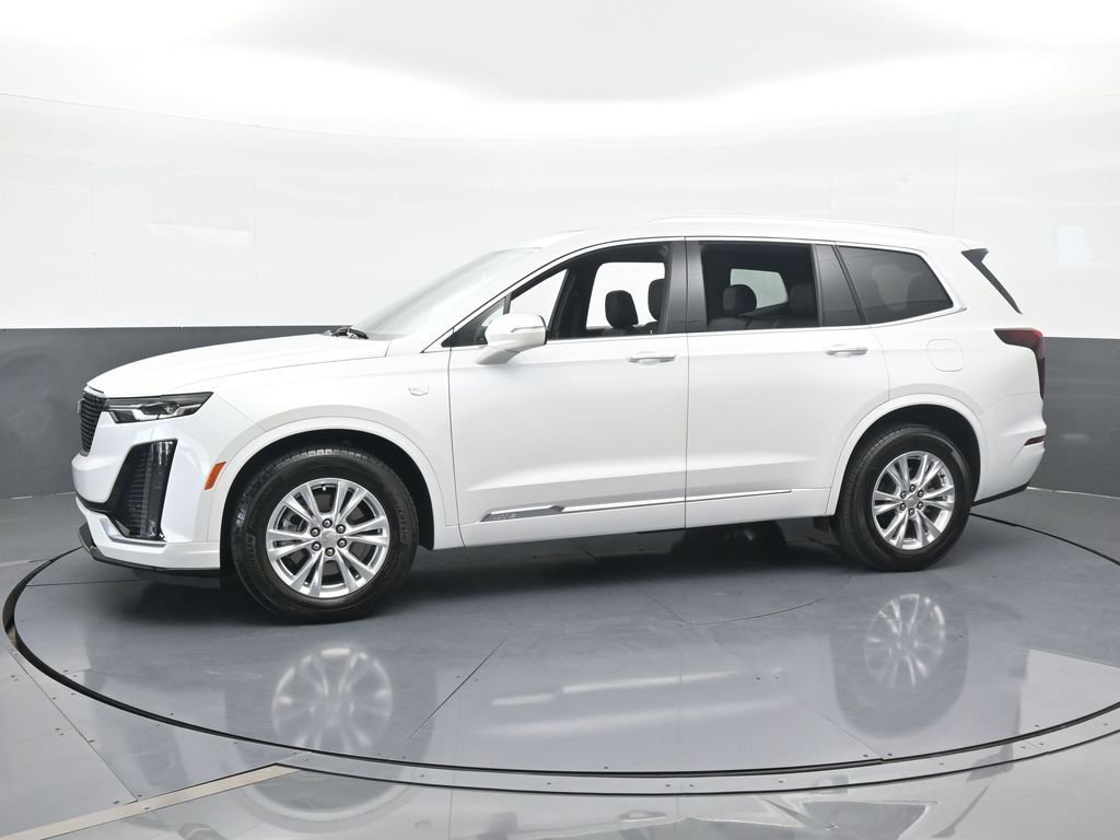 Used 2024 Cadillac XT6 Luxury image 2