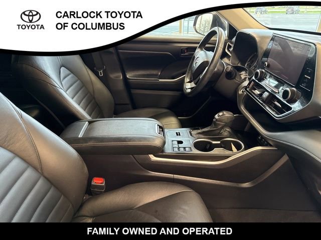 Used 2023 Toyota Highlander LE image 23