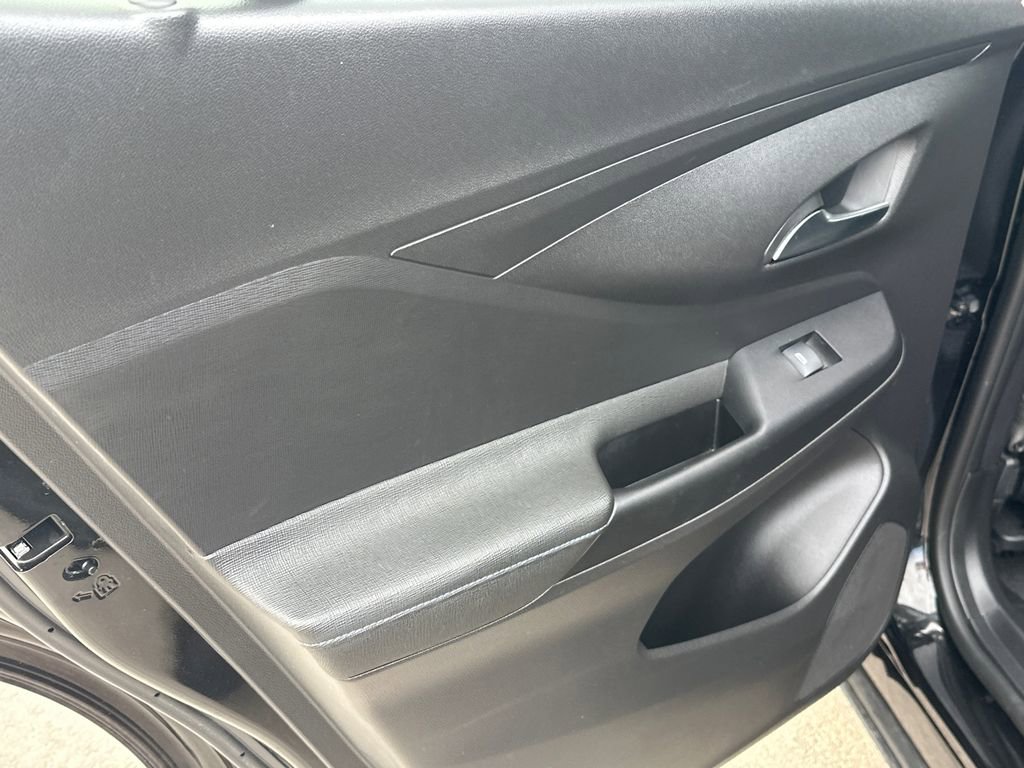 Used 2025 Buick Envista Sport Touring image 21