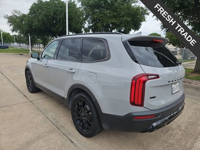 Used 2022 Kia Telluride SX w/ SX Prestige Package image 3