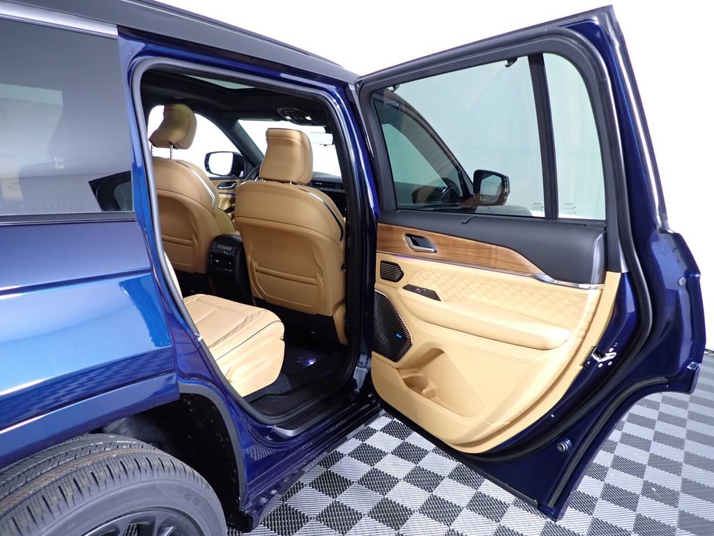 New 2026 Jeep Grand Cherokee L Summit w/ Obsidian Package AWD/4WD image 36