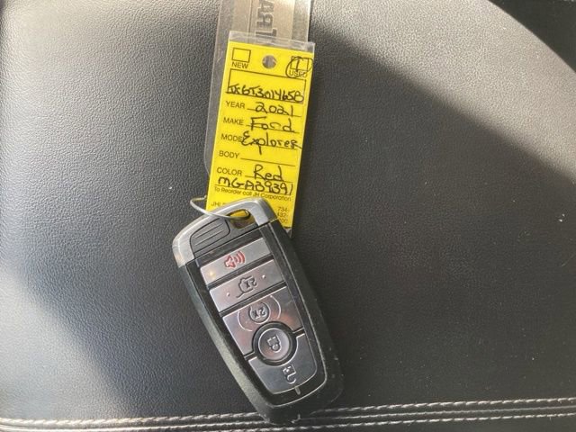 Used 2021 Ford Explorer XLT w/ Equipment Group 202A AWD/4WD image 9