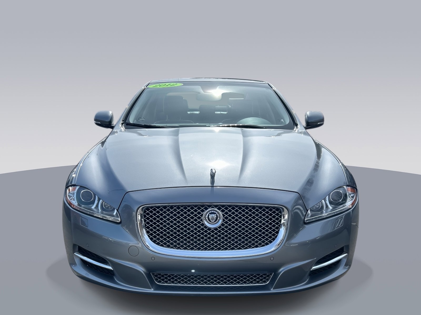 Used 2012 Jaguar XJ image 8