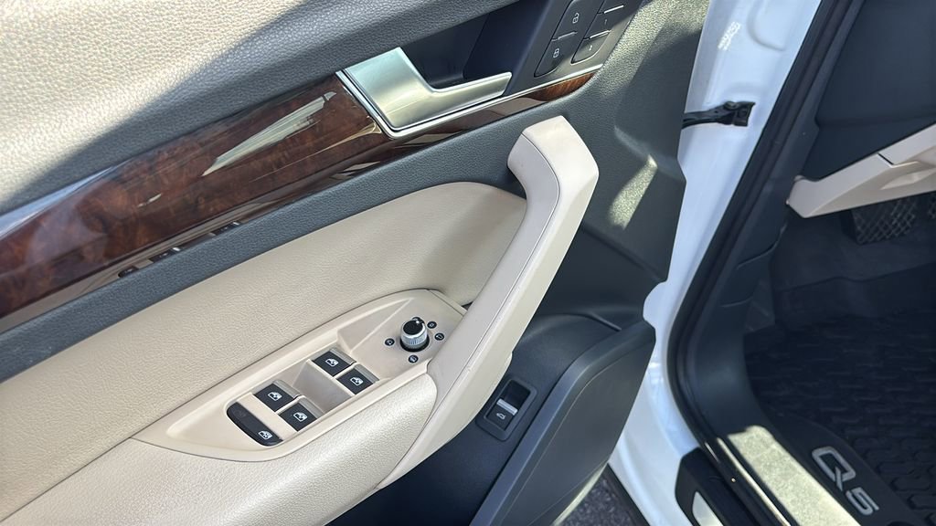 Used 2018 Audi Q5 2.0T Premium Plus w/ Premium Plus Package image 14