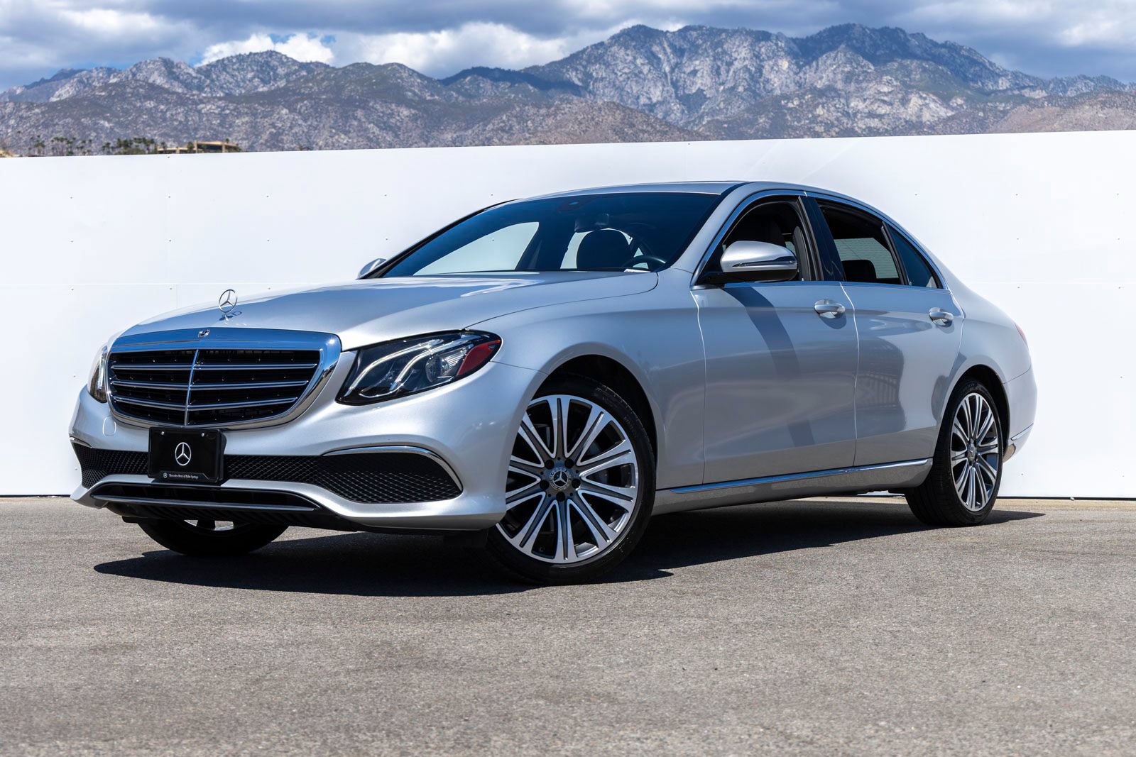 Used 2019 Mercedes-Benz E 300 image 1