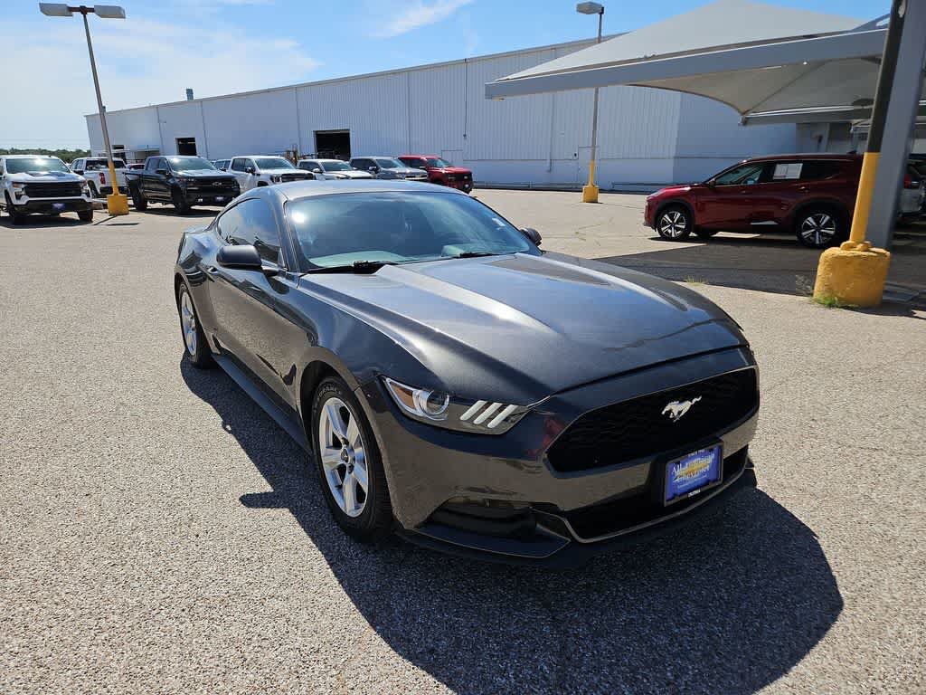 Used 2017 Ford Mustang Coupe RWD image 2
