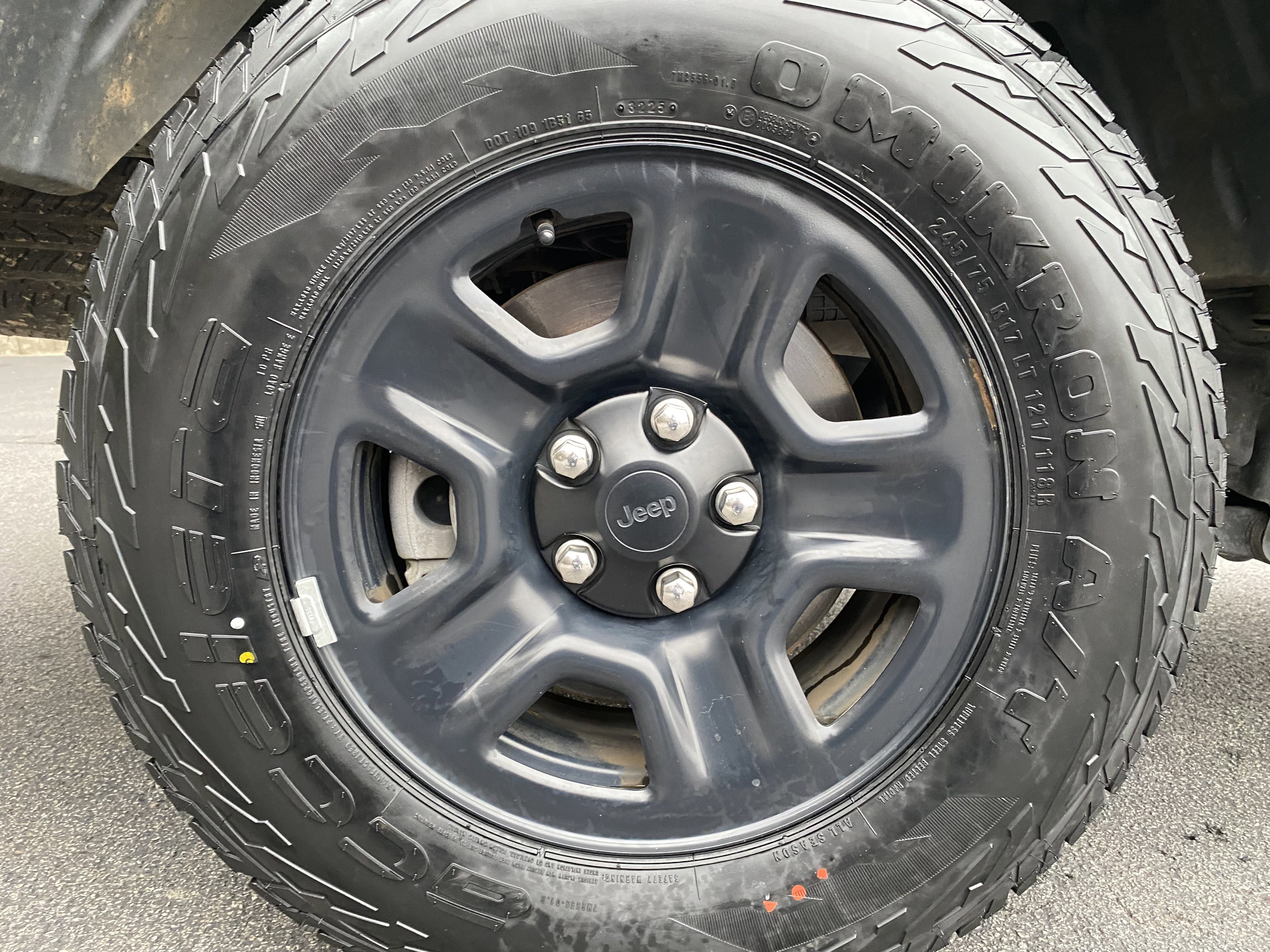 Used 2022 Jeep Gladiator Sport image 39