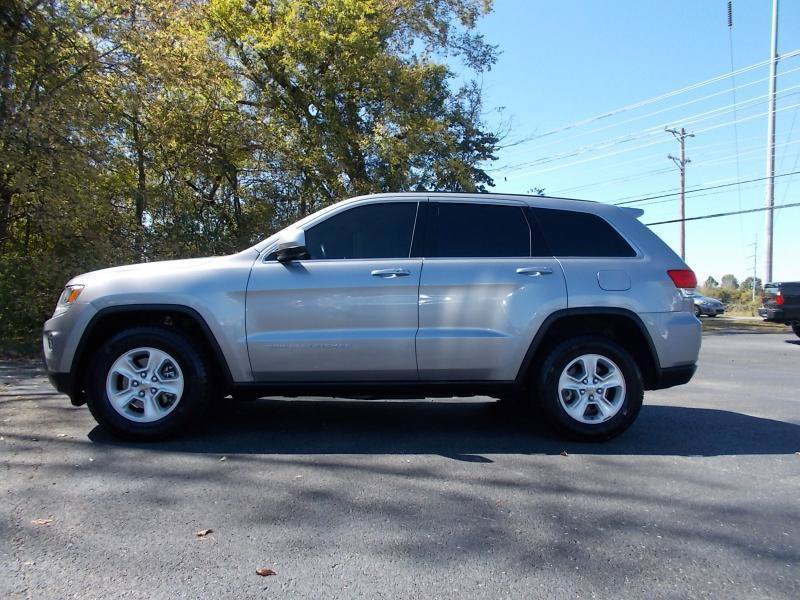 Used 2016 Jeep Grand Cherokee Laredo RWD image 2