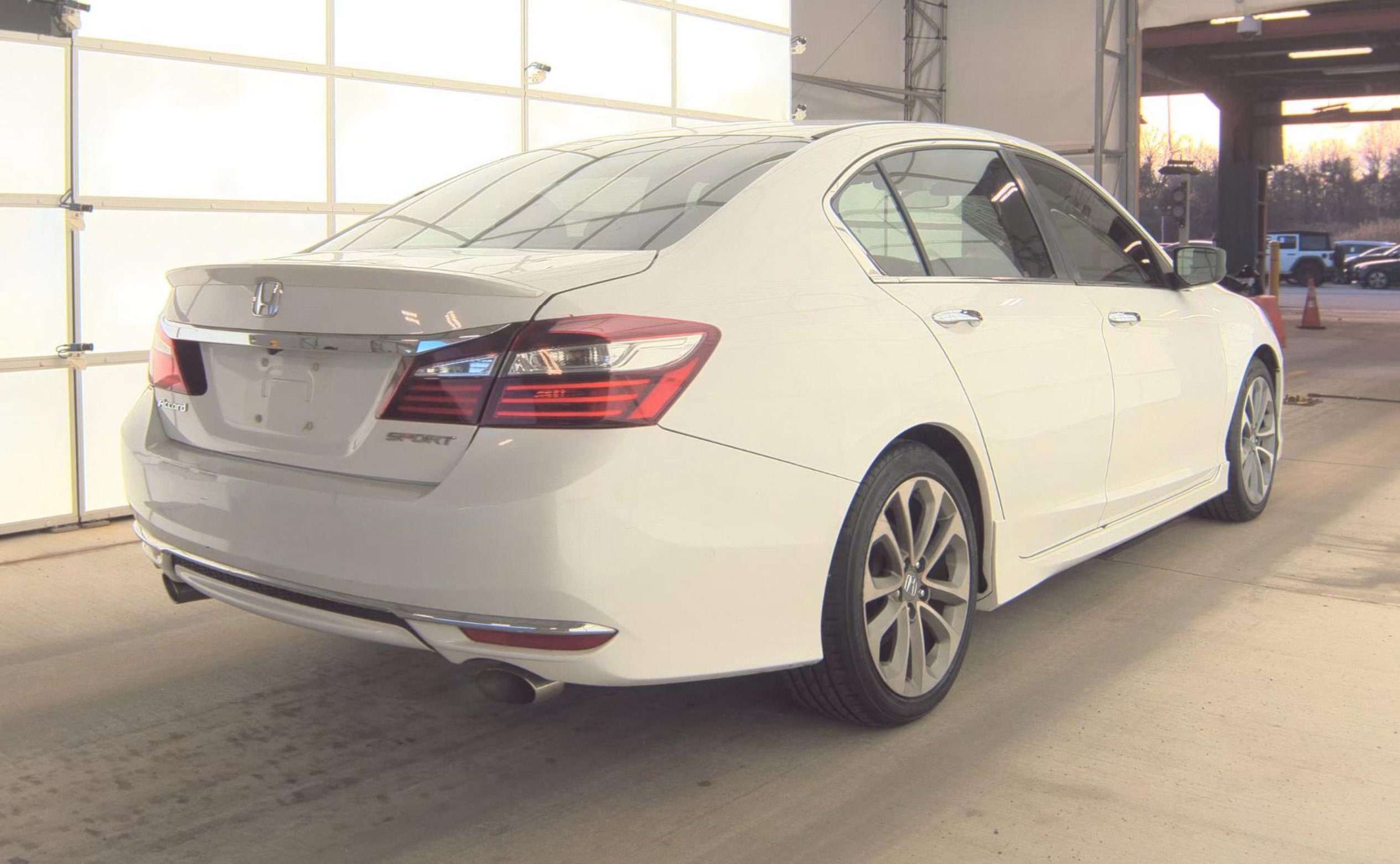 Used 2016 Honda Accord Sport image 4