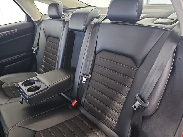 Used 2017 Ford Fusion SE w/ Equipment Group 201A FWD image 35