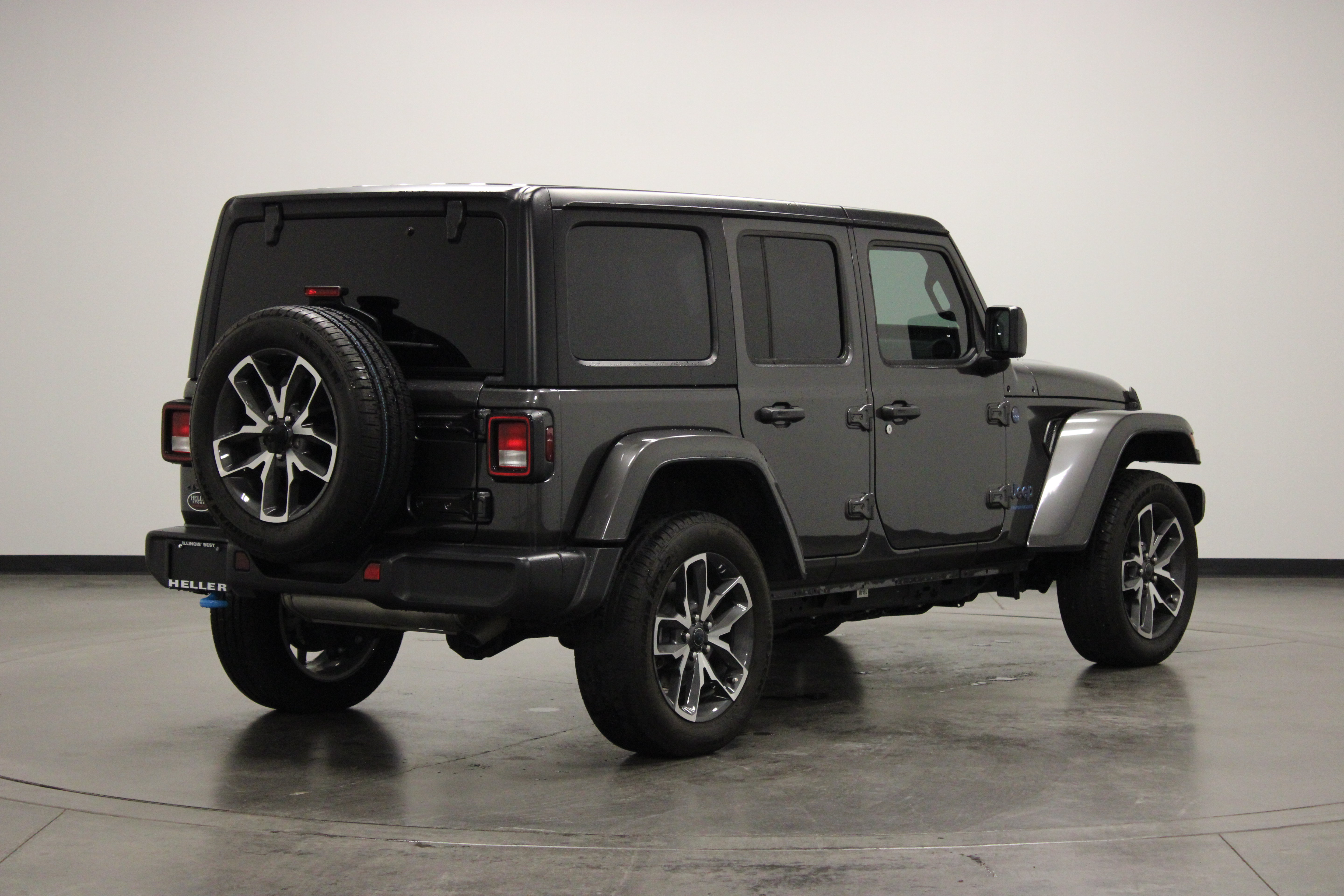 Used 2024 Jeep Wrangler Unlimited AWD/4WD image 8