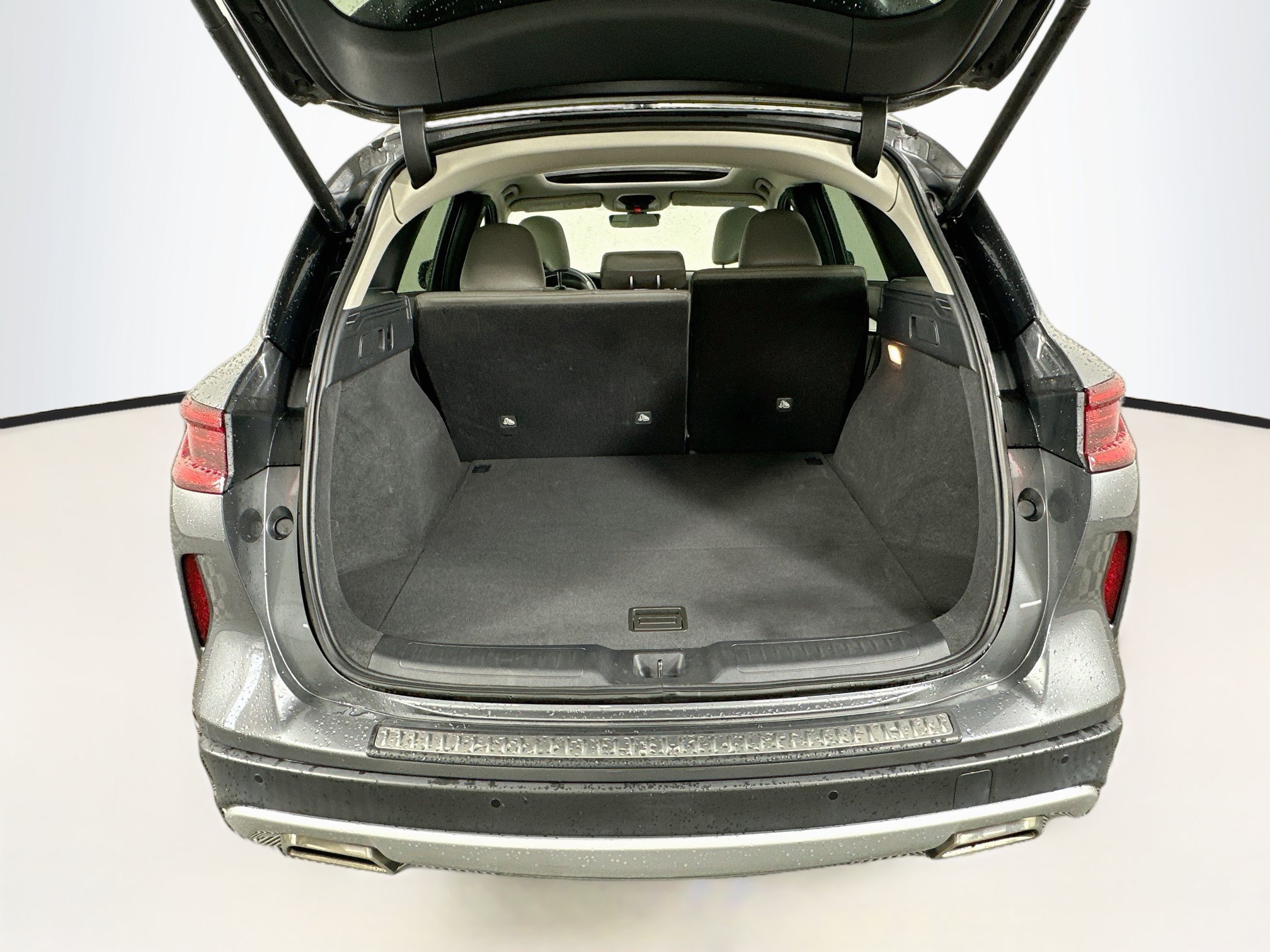 Used 2023 INFINITI QX50 Luxe w/ Accent Package AWD/4WD image 30