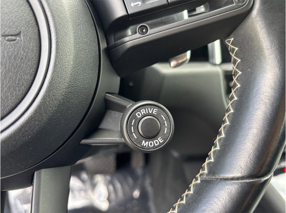 Used 2023 Porsche Macan Turbo image 28