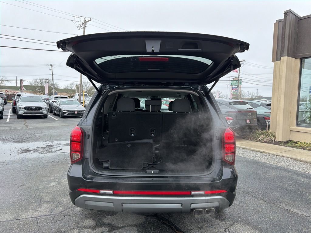 Used 2023 Hyundai Palisade SE w/ Cargo Package image 36