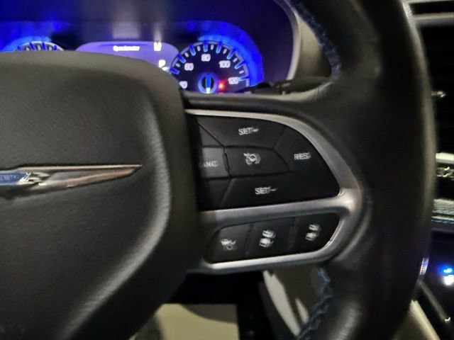 Used 2021 Chrysler Pacifica Touring-L image 16