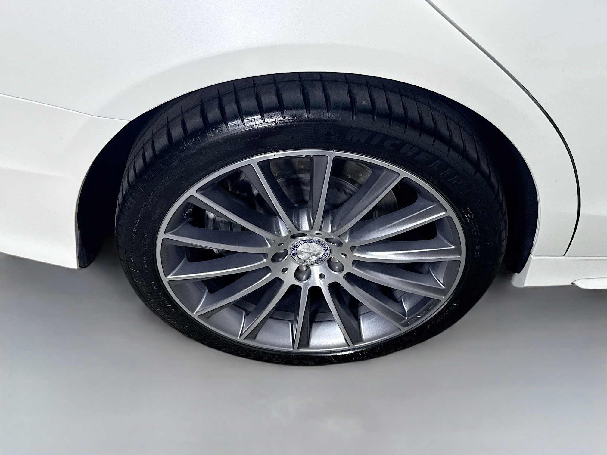 Used 2017 Mercedes-Benz S 550 Sedan image 33