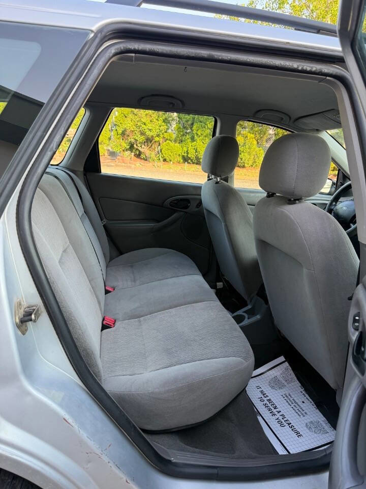 Used 2001 Ford Focus SE FWD image 14