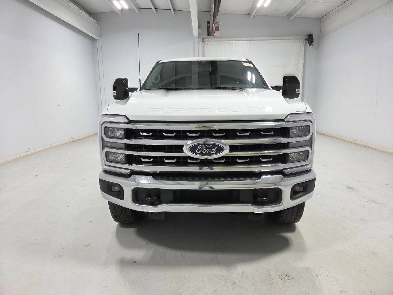Used 2025 Ford F250 Lariat w/ FX4 Off-Road Package AWD/4WD image 4