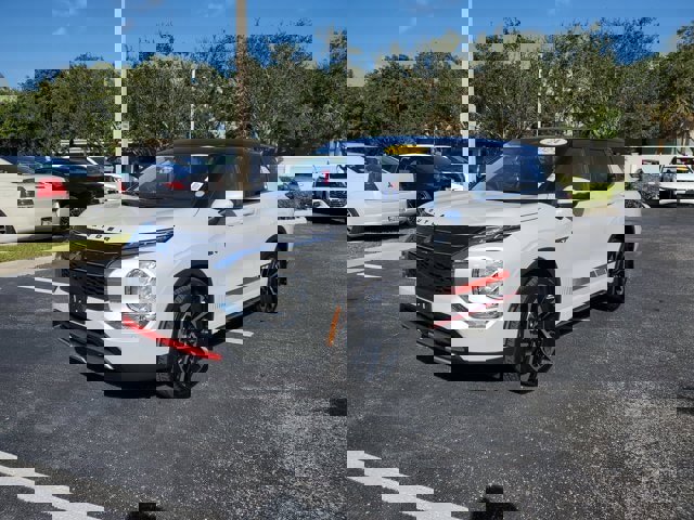Used 2024 Mitsubishi Outlander SE image 2