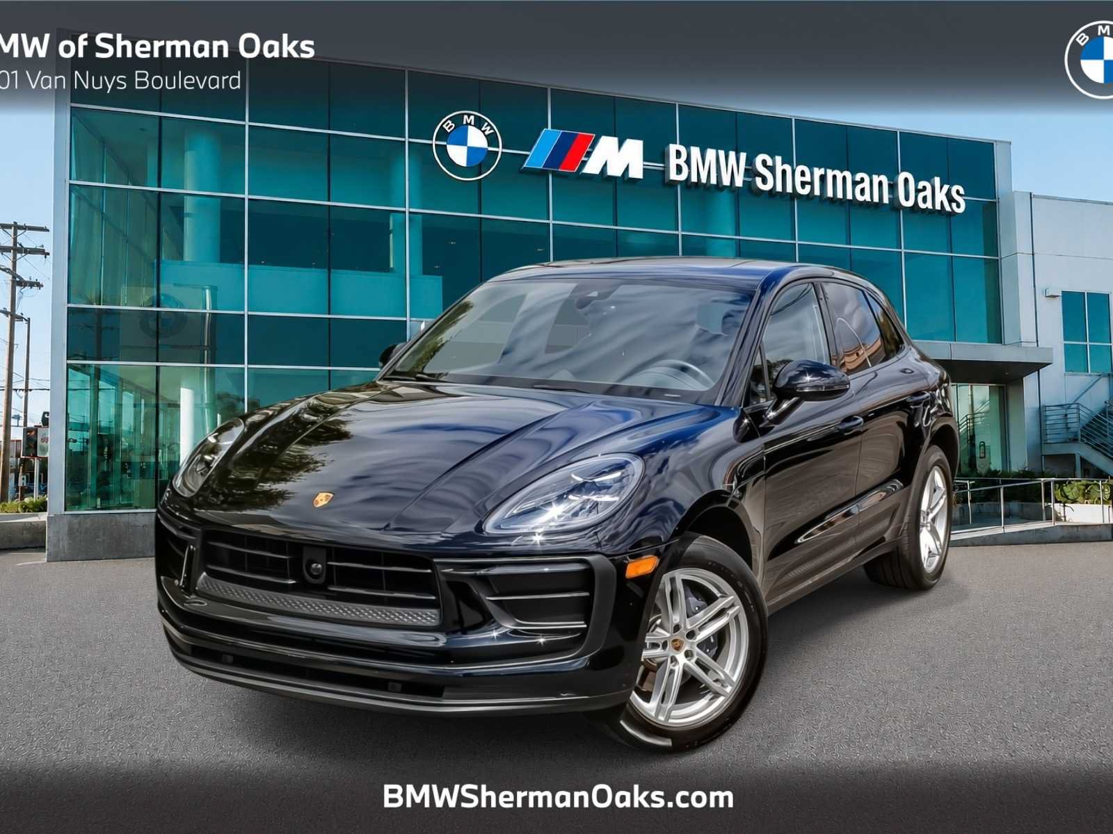 Used 2023 Porsche Macan AWD/4WD image 1
