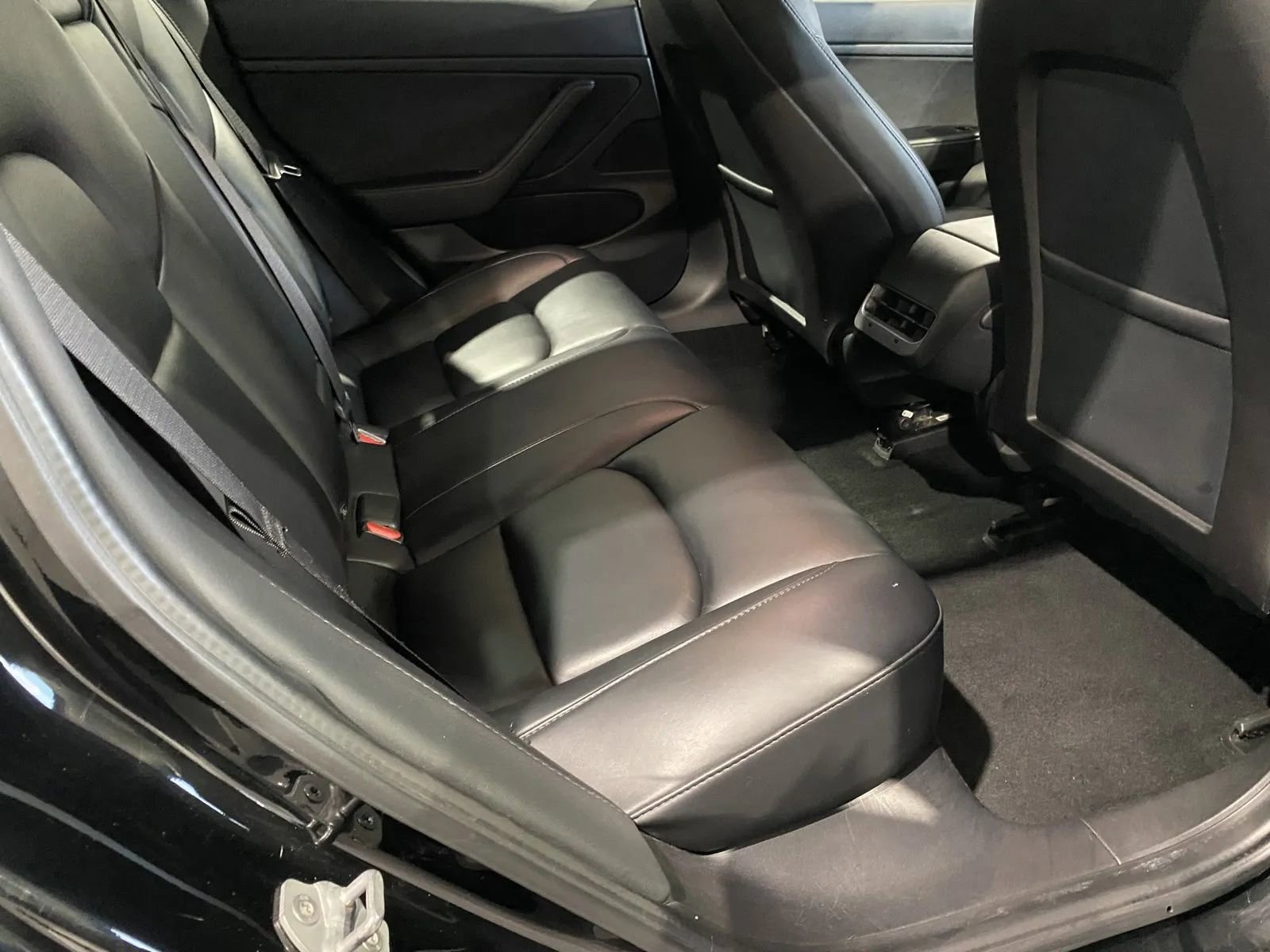 Used 2020 Tesla Model 3 Standard Range Plus image 7