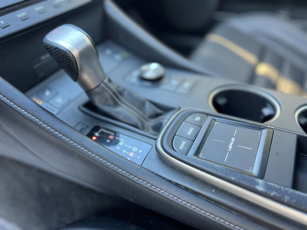 Used 2016 Lexus RC 200t image 32