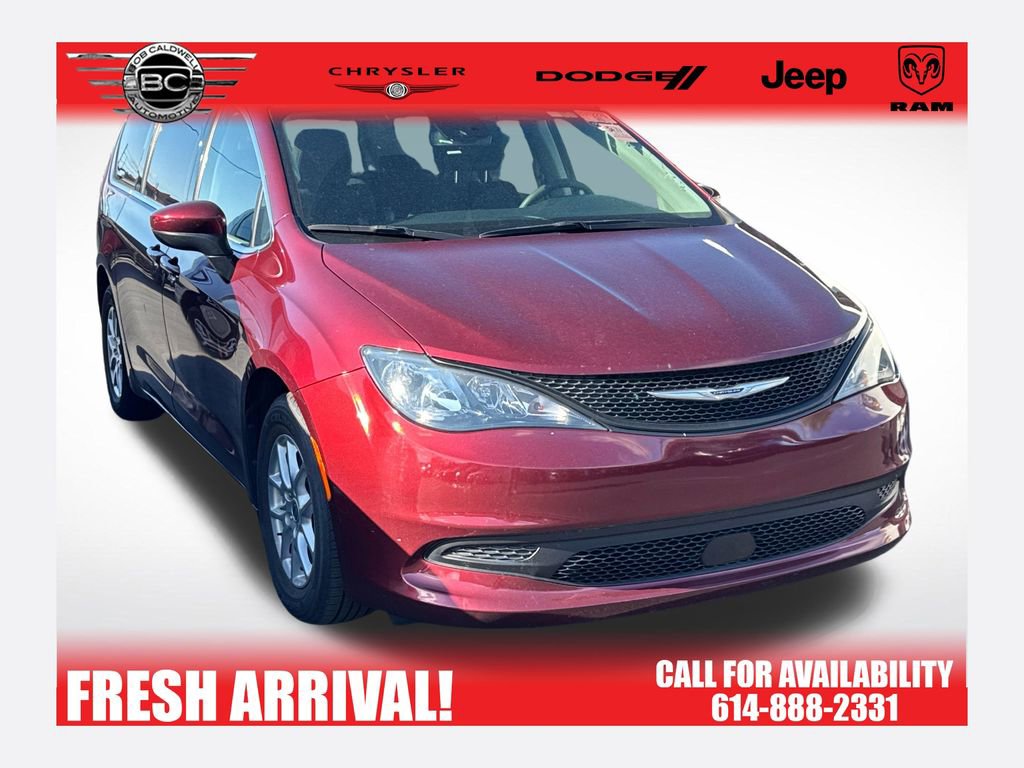 Used 2023 Chrysler Voyager LX FWD image 1