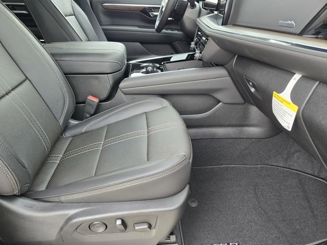 New 2025 Chevrolet Suburban High Country w/ Sun And Tow Package AWD/4WD image 10