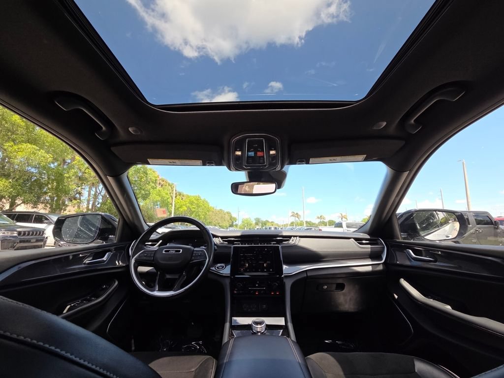 Used 2021 Jeep Grand Cherokee L Laredo AWD/4WD image 27