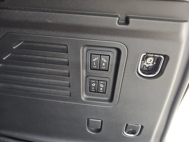 Used 2026 GMC Acadia Denali w/ Super Cruise Package AWD/4WD image 17