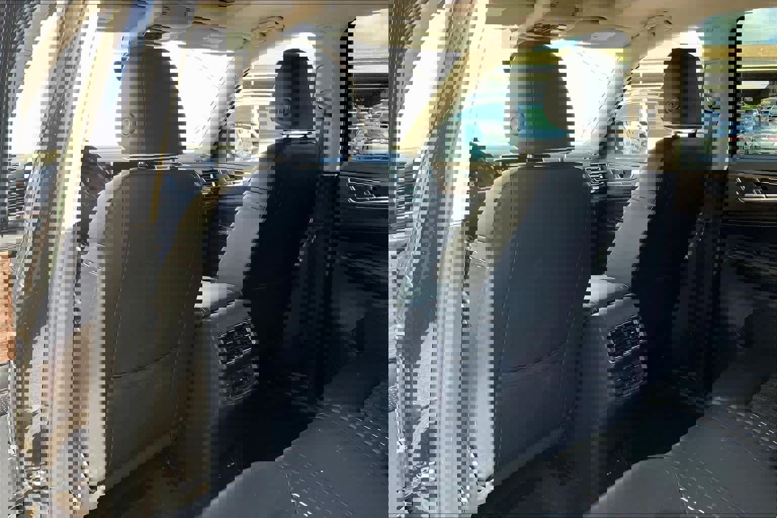 Used 2024 Volkswagen Atlas SEL Premium R-Line image 13