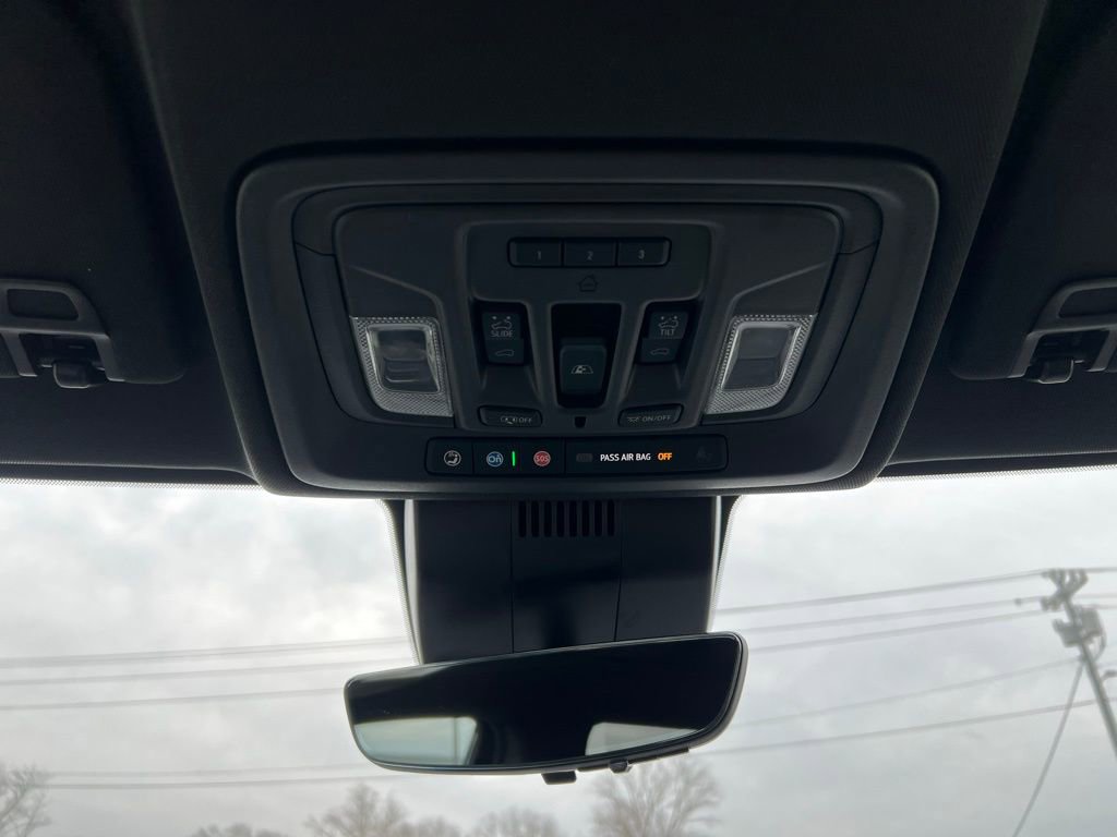 Used 2024 Chevrolet Silverado 3500 High Country w/ High Country Premium Package image 25