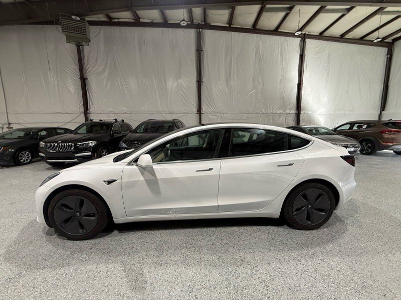 Used 2020 Tesla Model 3 Standard Range Plus RWD image 7