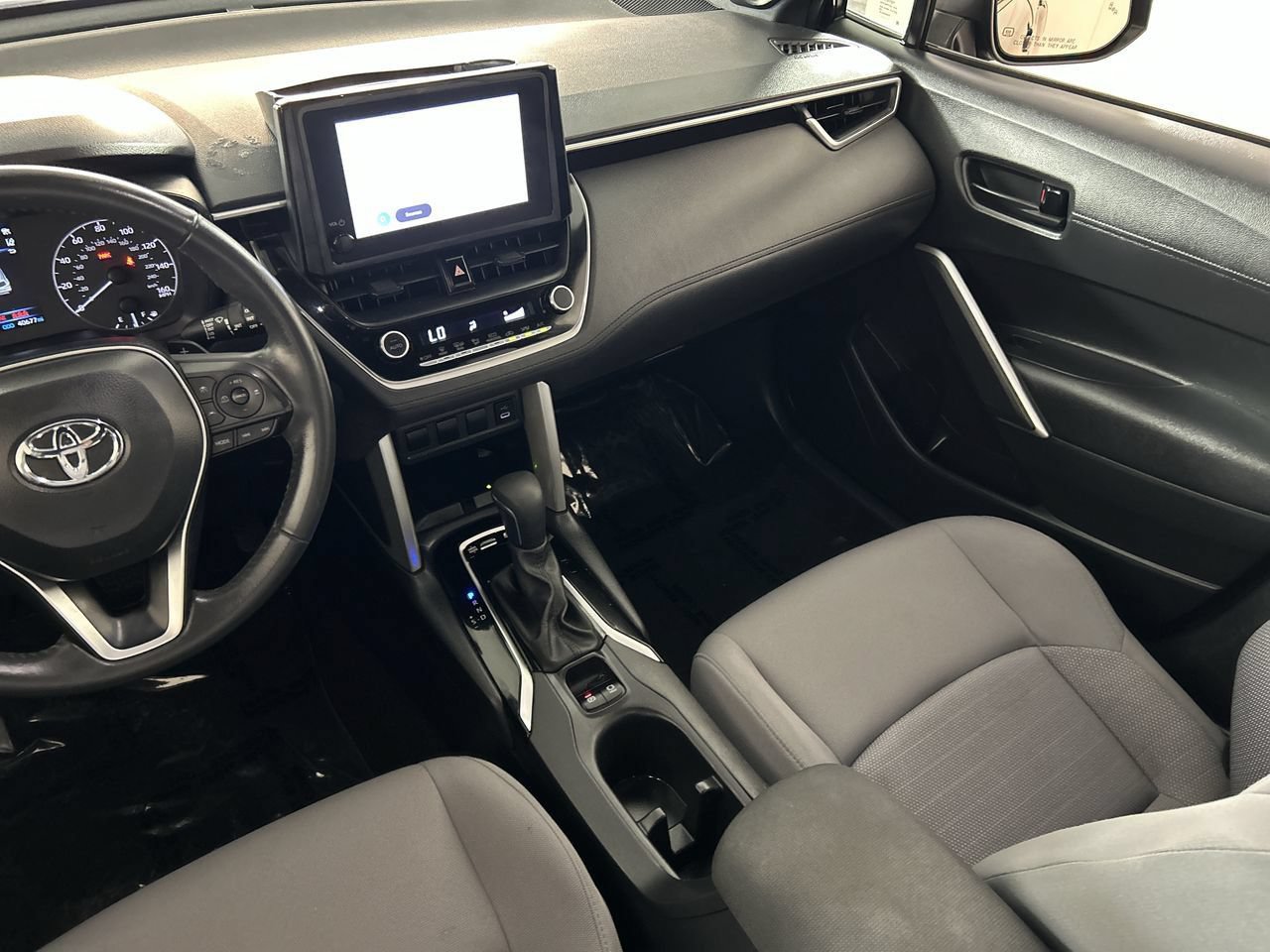 Used 2024 Toyota Corolla Cross AWD Hybrid w/ Moonroof Package image 24