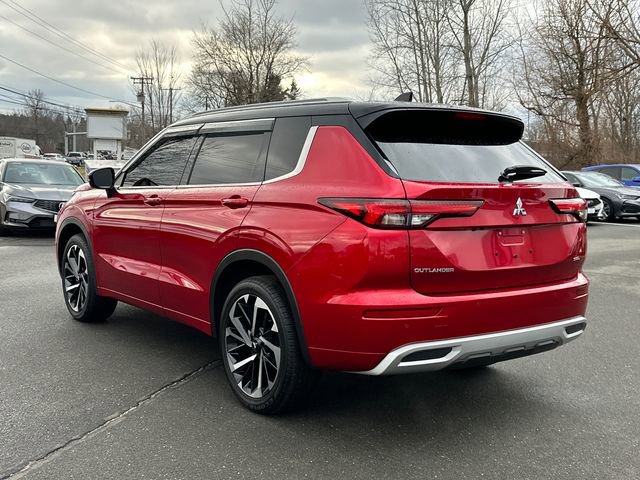 Used 2024 Mitsubishi Outlander SEL image 2