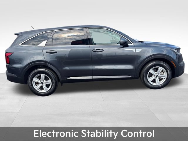 Used 2023 Kia Sorento LX FWD image 9