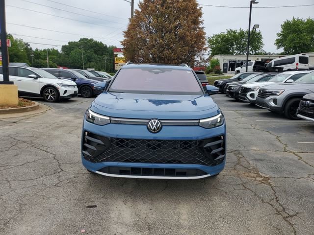 Certified 2025 Volkswagen Tiguan SEL R-Line AWD/4WD image 2