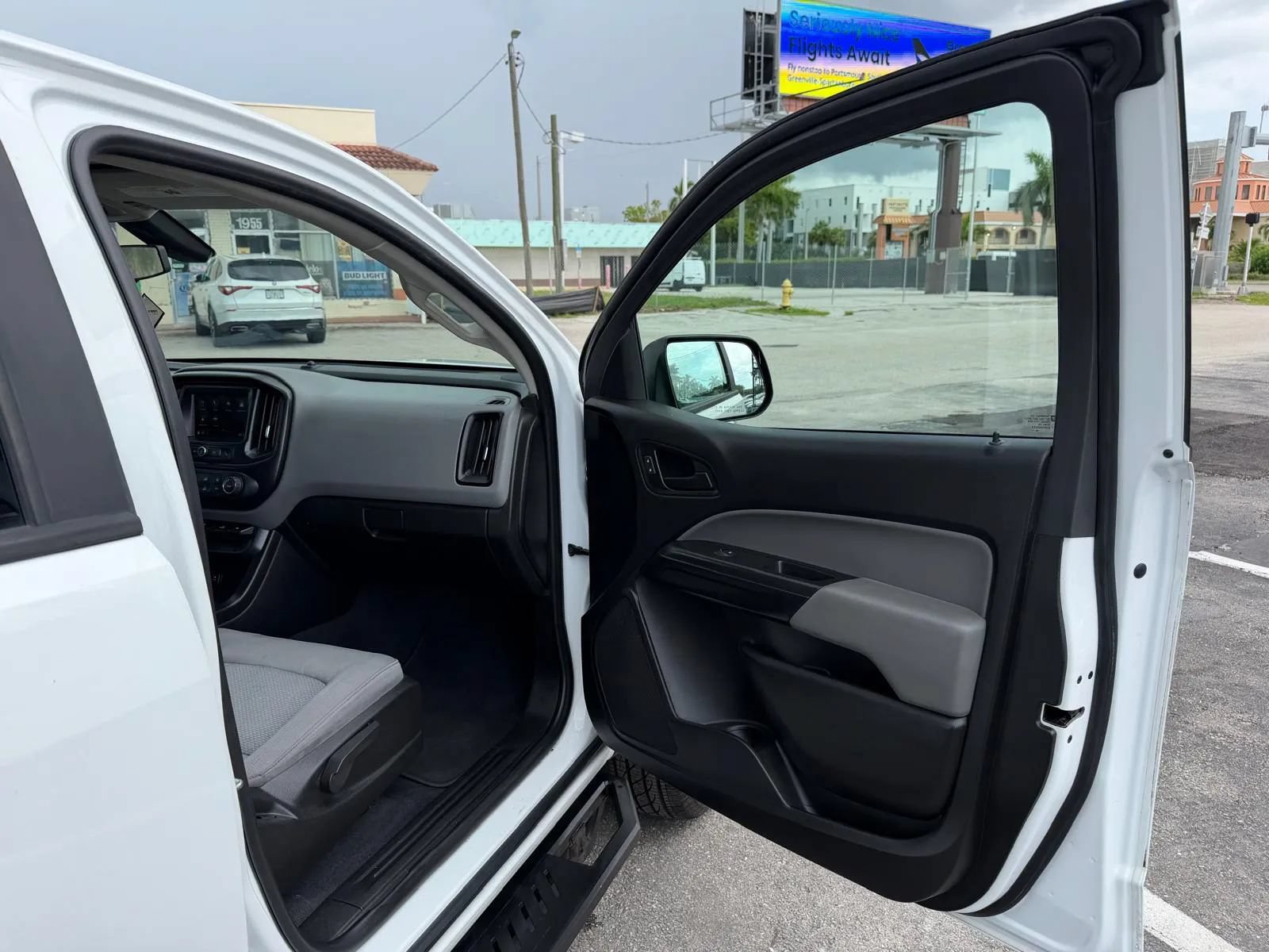 Used 2019 Chevrolet Colorado W/T w/ WT Convenience Package RWD image 16