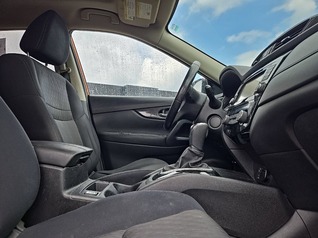 Used 2017 Nissan Rogue SV AWD/4WD image 41