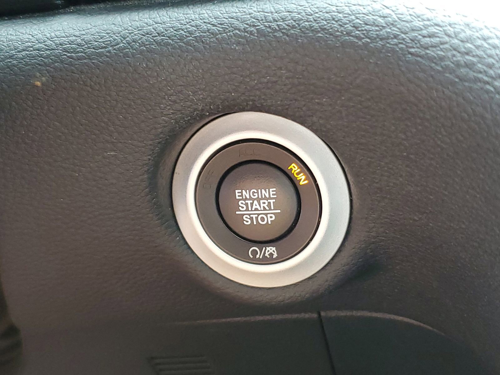 Used 2020 Chrysler Pacifica Limited FWD image 28