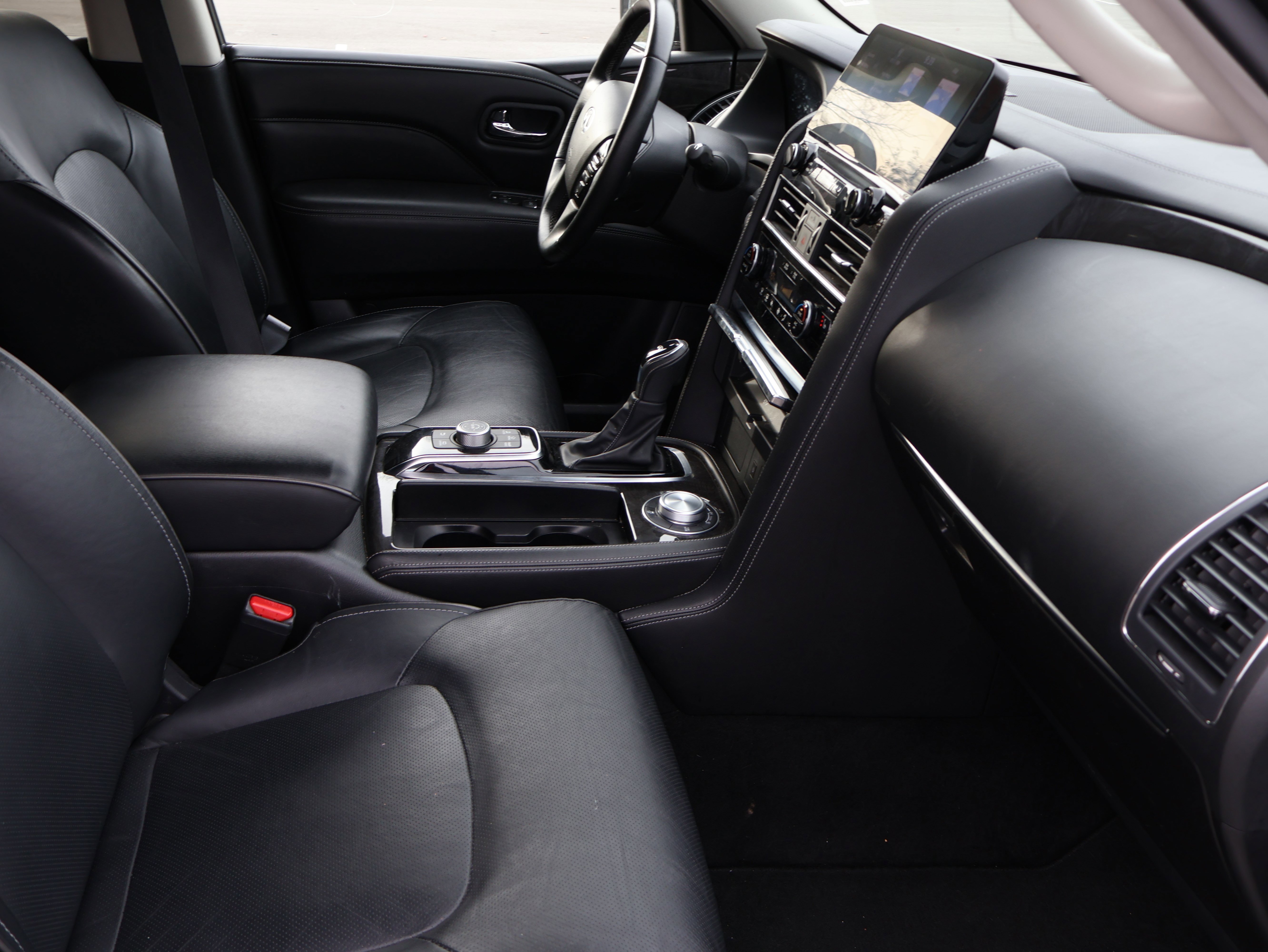 Used 2024 INFINITI QX80 Luxe image 12