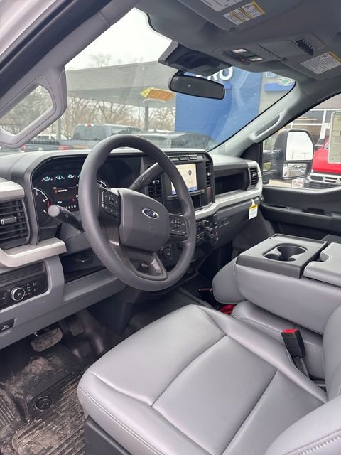 New 2024 Ford F550 4x4 Regular Cab Super Duty image 32