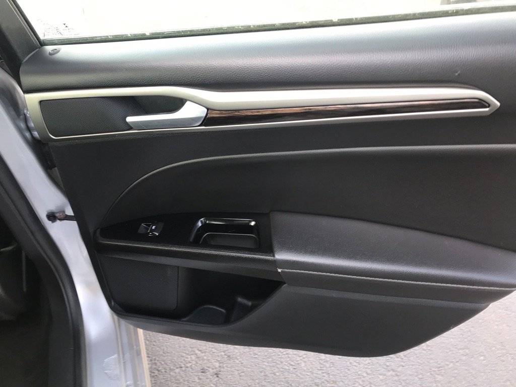 Used 2016 Ford Fusion SE w/ Equipment Group 202A FWD image 22