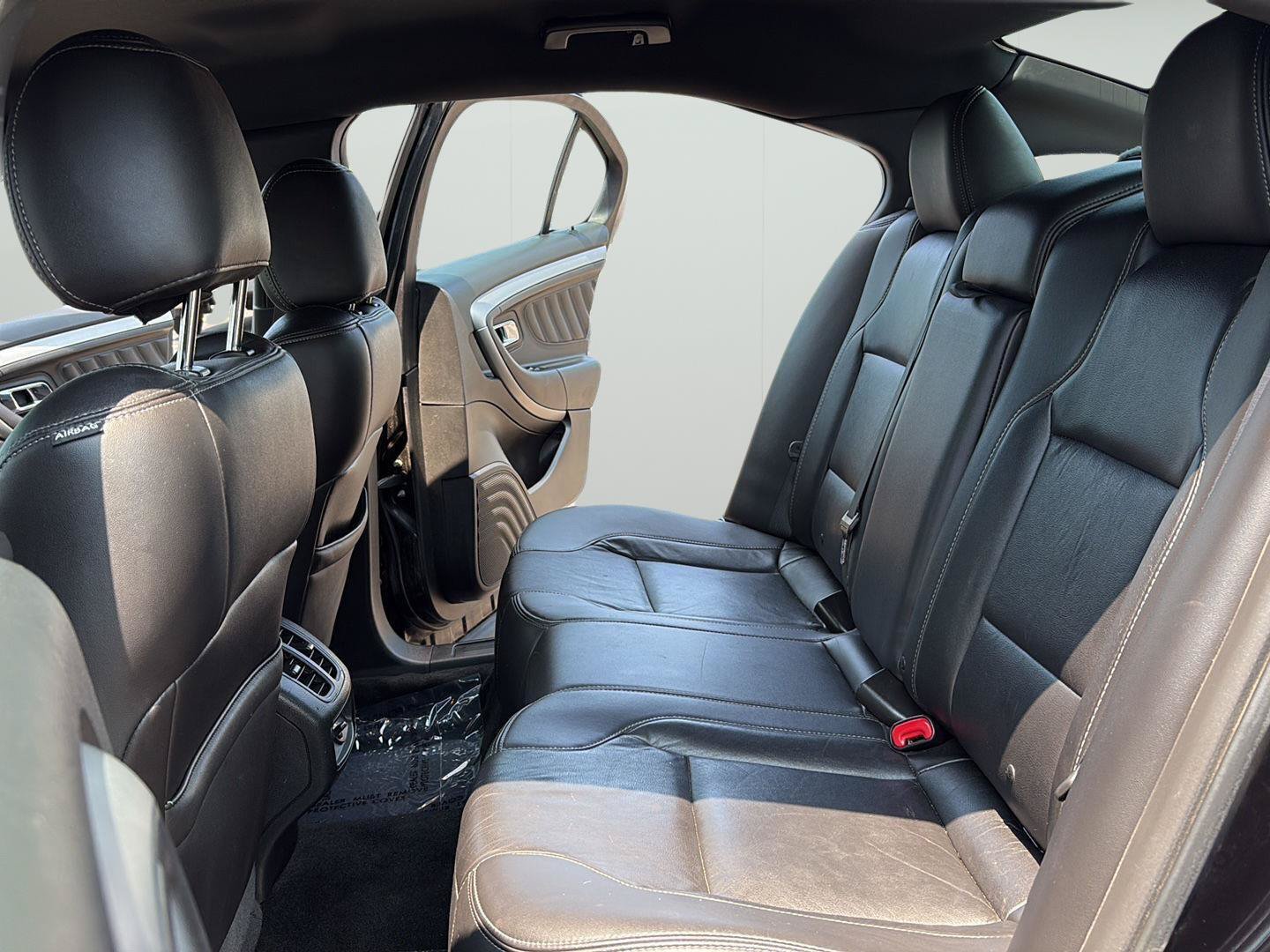 Used 2016 Ford Taurus SEL FWD image 18