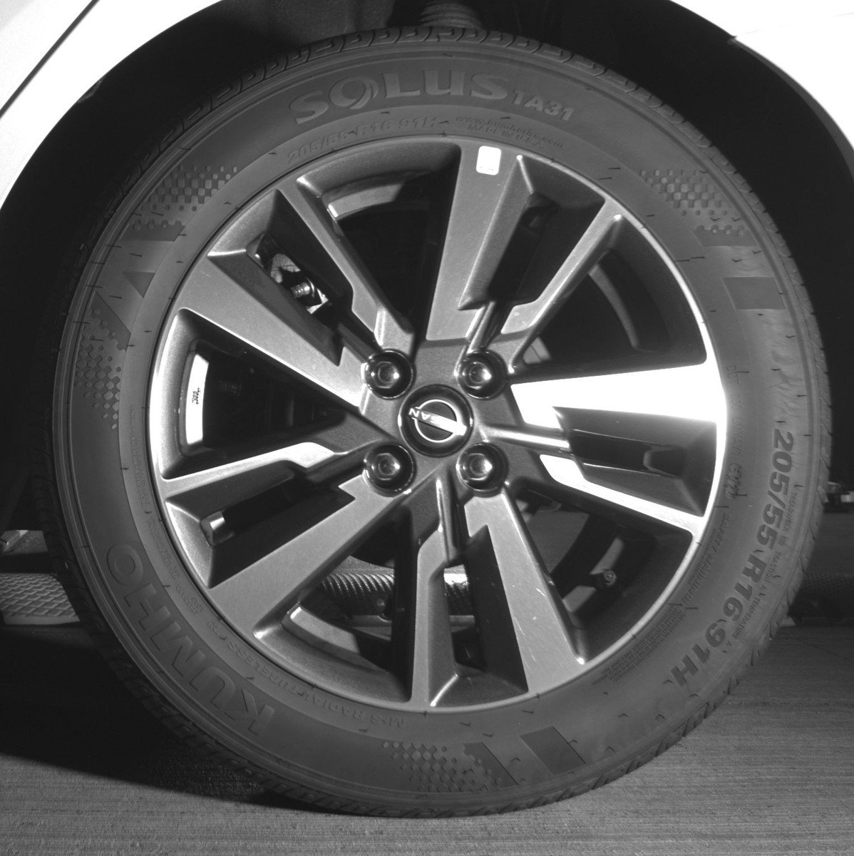 Used 2025 Nissan Versa SV image 14